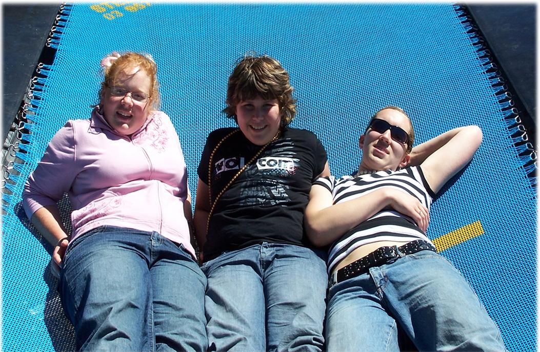 My new Foudn buddies, Edwina and Kate with me on the trampoline which is mighty hard to hide on at night :P(otherwise known as the australian gang)