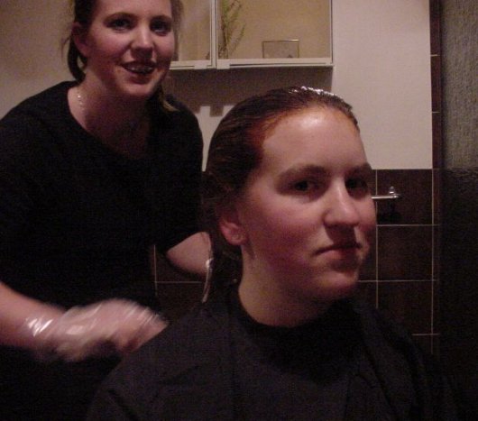 Lav dying Nat's Hair