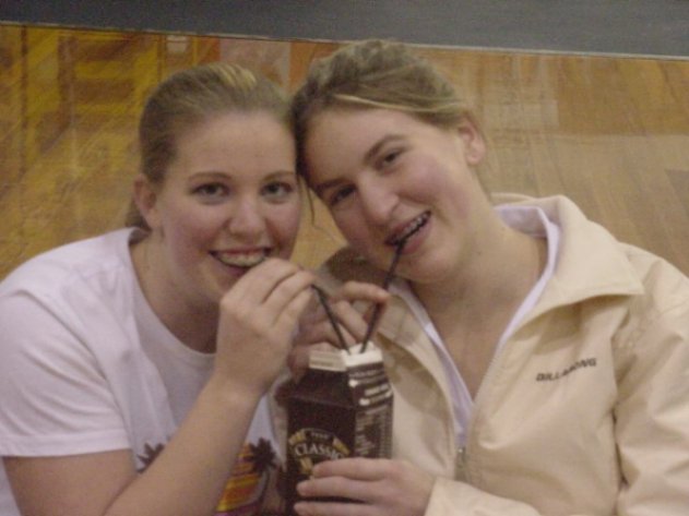 On of my favs, Lav and Nat sharing their chocolate milk, cute huh??